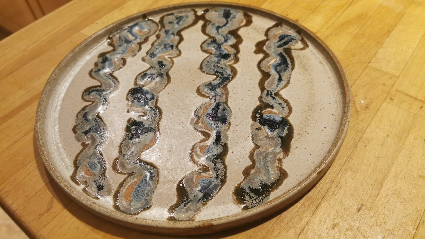 Waves Plate